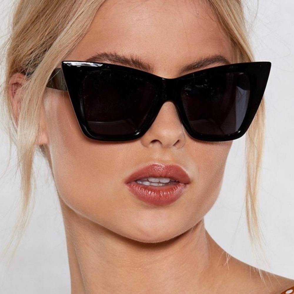 Black sun glasses - Picture 1 of 5